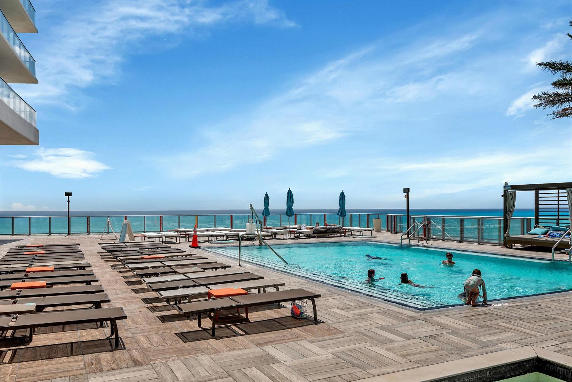 203-1Br/1Ba At The Beach Gem! Lux Amenities! Χόλιγουντ Εξωτερικό φωτογραφία